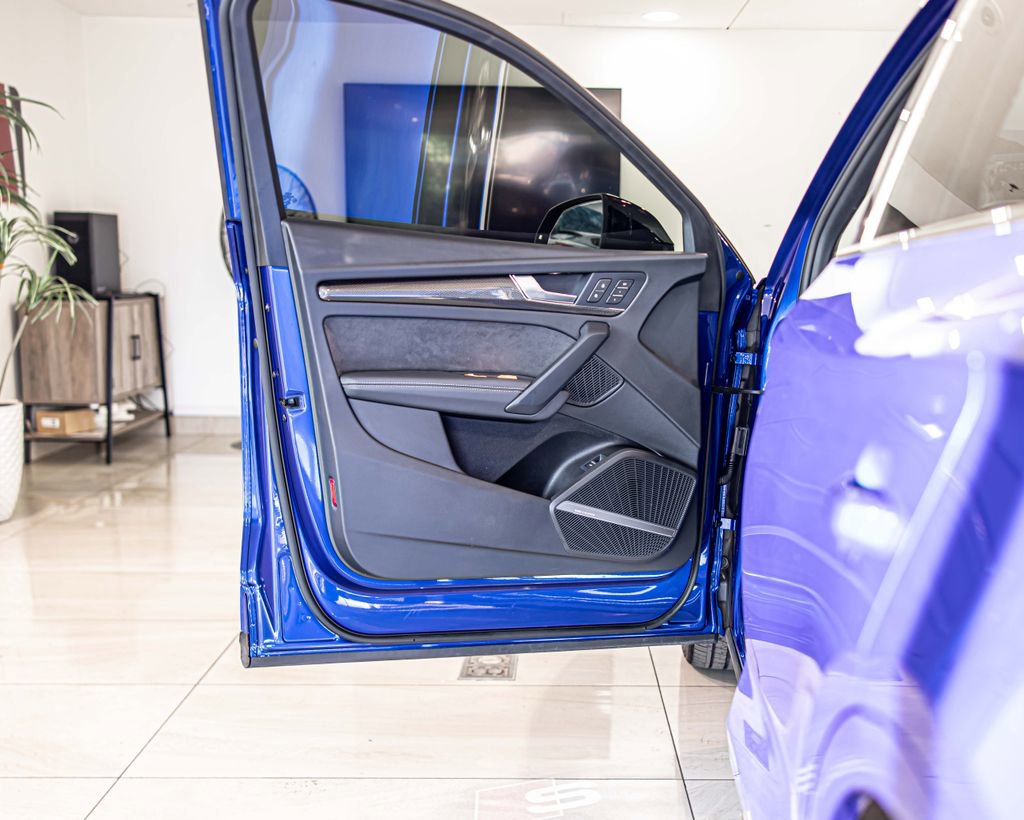 Used 2025 Audi SQ5 Premium Plus w/ Premium Plus Package image 34