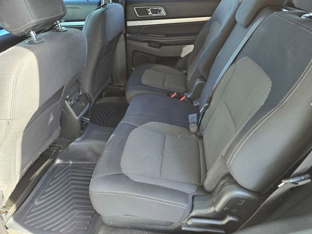 Used 2017 Ford Explorer XLT image 11