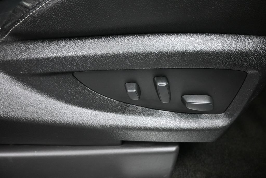 Used 2018 Chevrolet Suburban LT AWD/4WD image 53