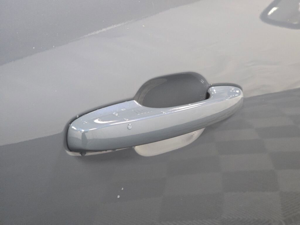 Used 2025 Ford Escape Platinum w/ Premium Technology Package image 28