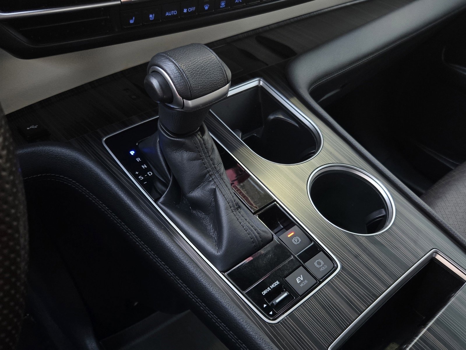 Certified 2022 Toyota Sienna Platinum image 21