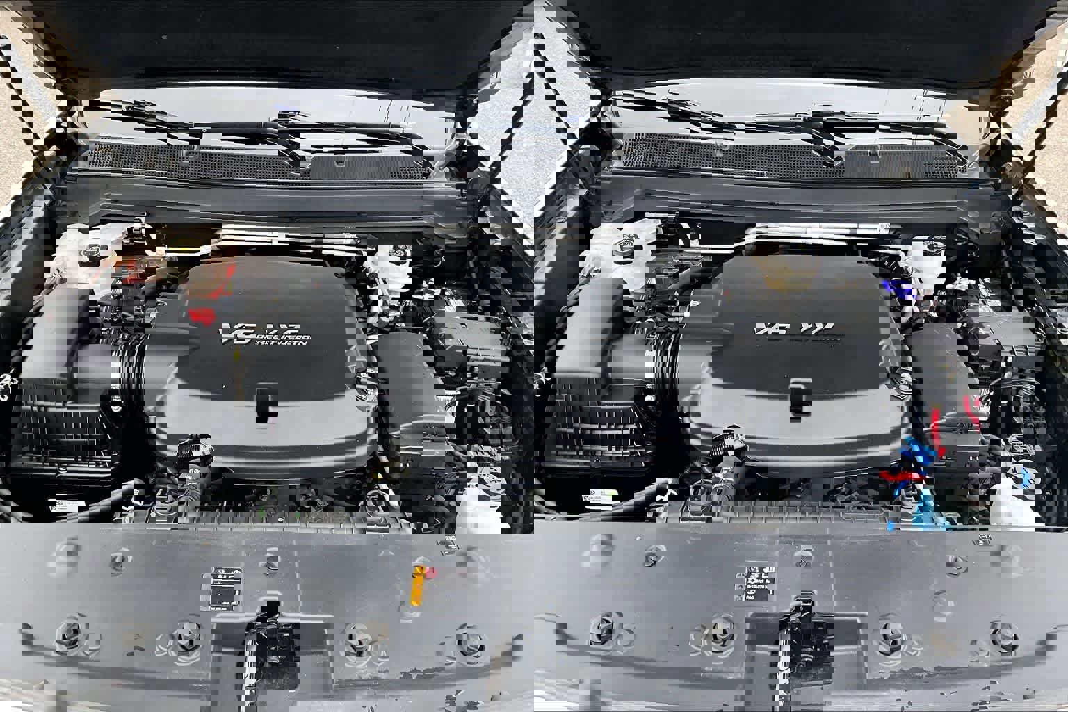 Used 2022 GMC Canyon Denali w/ Denali Black Edition Package image 9