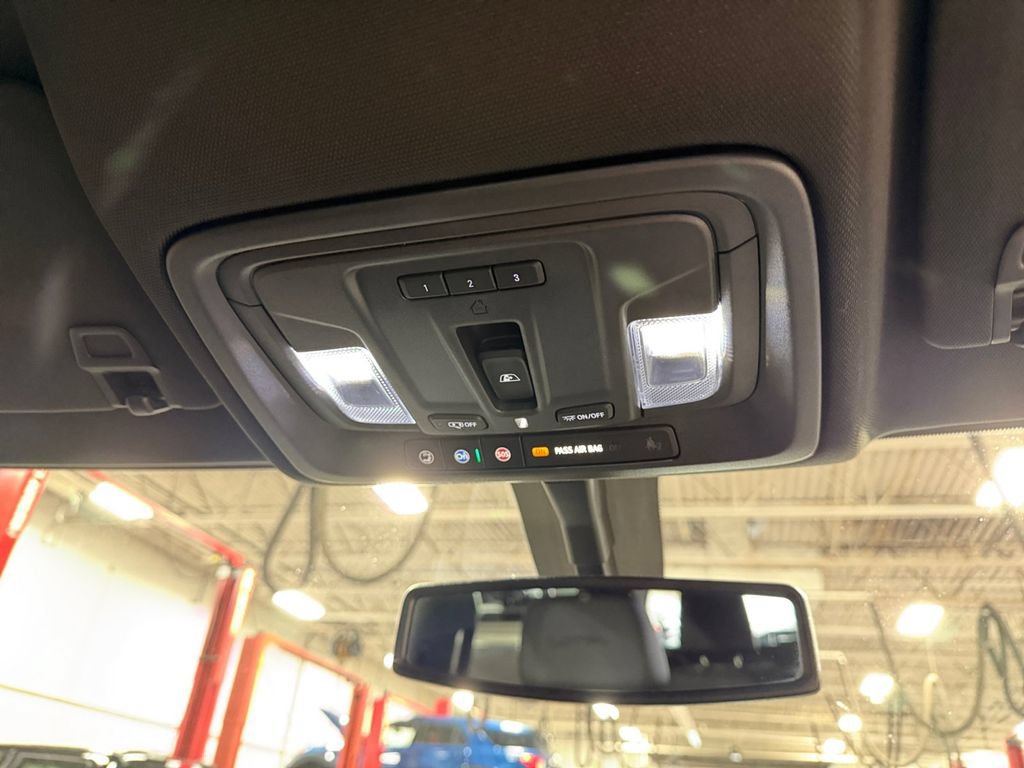 Used 2022 GMC Sierra 3500 AT4 w/ AT4 Preferred Package AWD/4WD image 20
