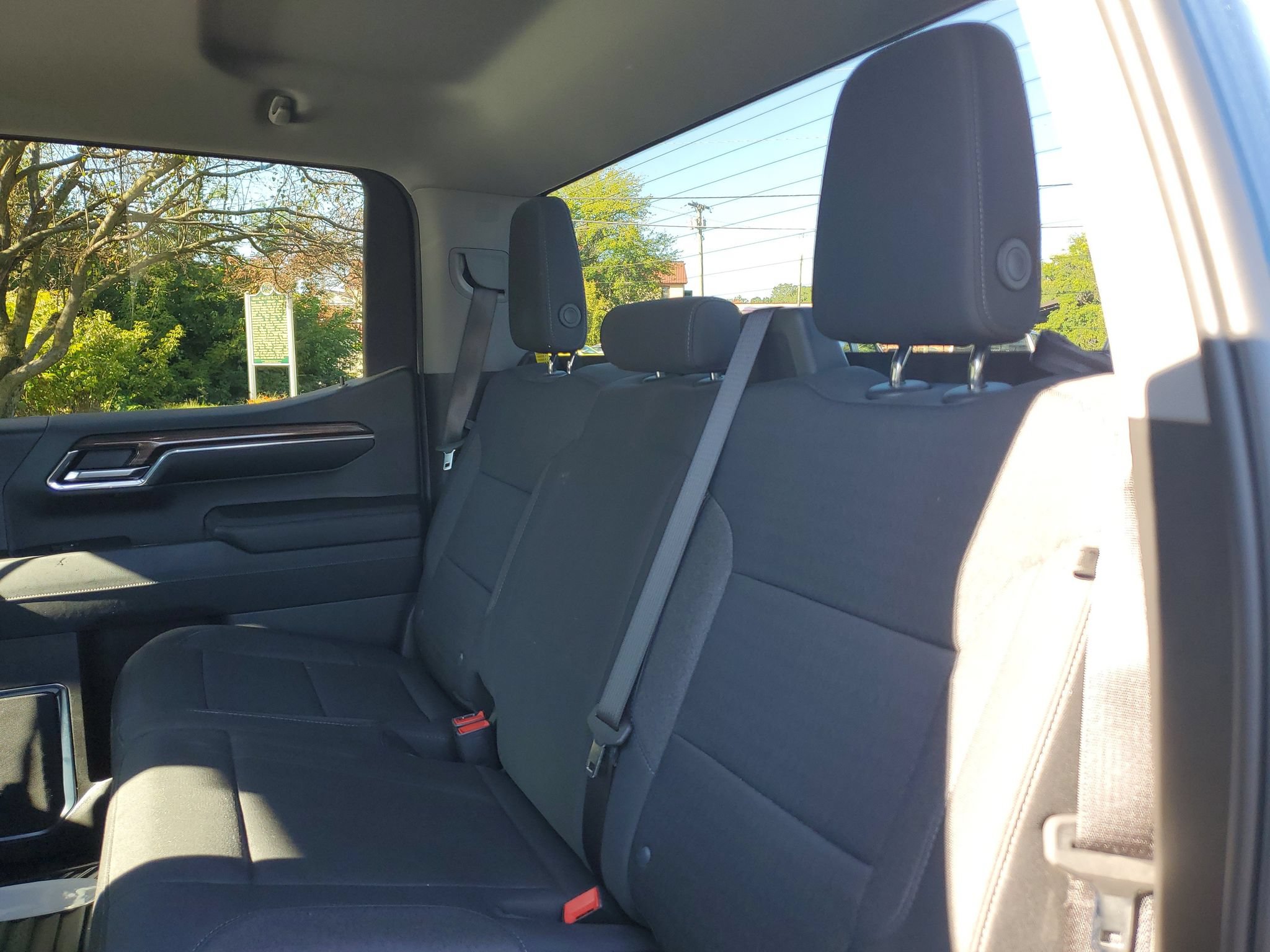 Used 2024 Chevrolet Silverado 1500 LT AWD/4WD image 9