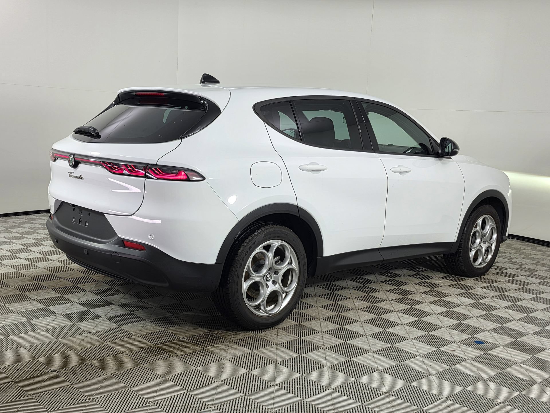 Used 2024 Alfa Romeo Tonale Sprint AWD/4WD image 41