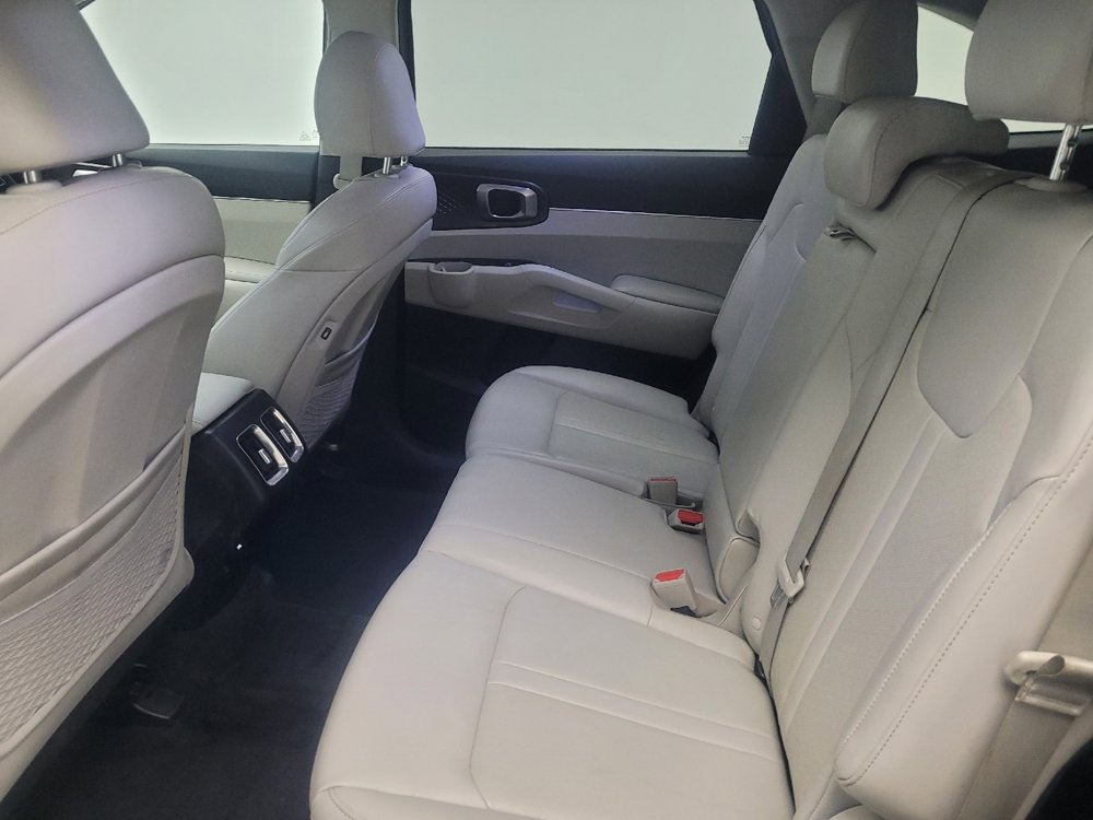 Used 2023 Kia Sorento S w/ Panoramic Sunroof Package image 18