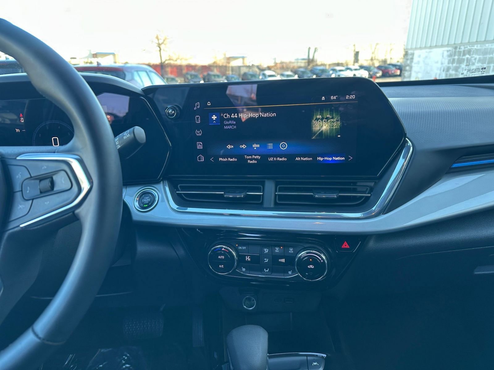 Used 2025 Chevrolet Trax LT w/ LT Convenience Package image 18