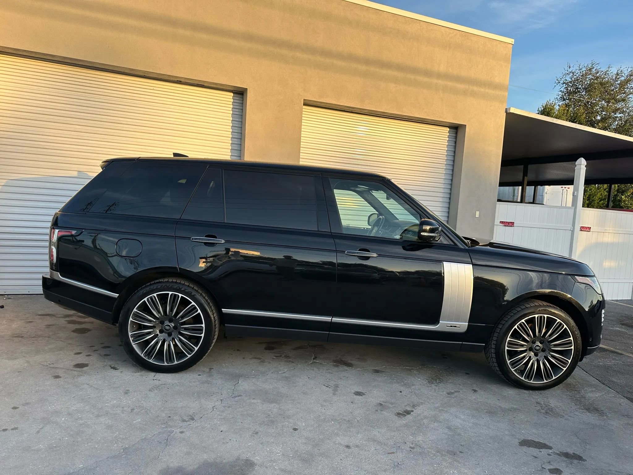 Used 2019 Land Rover Range Rover Long Wheelbase Autobiography image 5