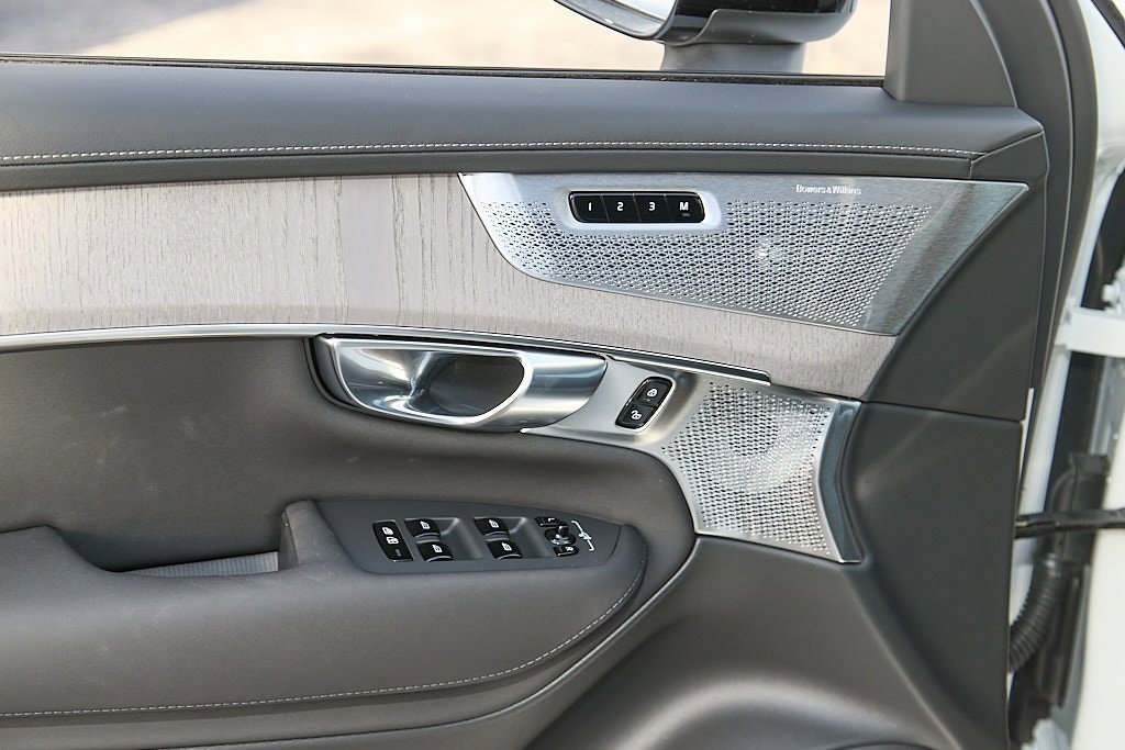 New 2026 Volvo XC90 B6 Ultra w/ Lounge Package image 11