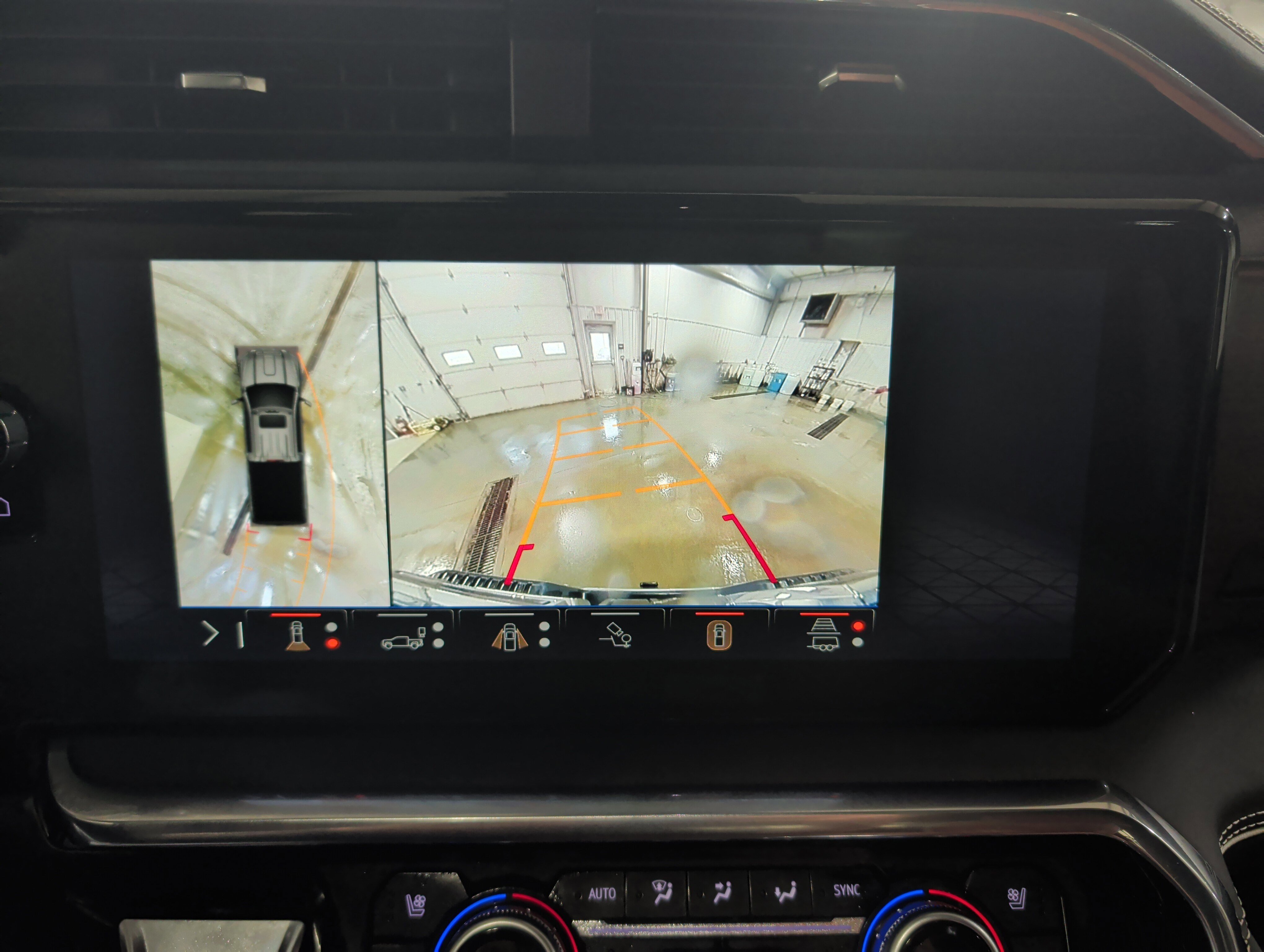 Used 2025 GMC Sierra 2500 Denali Ultimate image 14