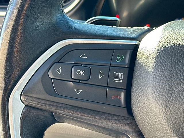 Used 2022 Jeep Grand Cherokee L Limited AWD/4WD image 32