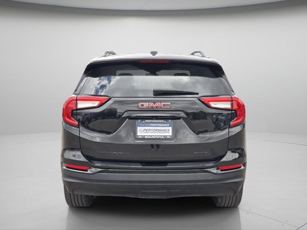 Used 2024 GMC Terrain SLE w/ Elevation Edition AWD/4WD image 18
