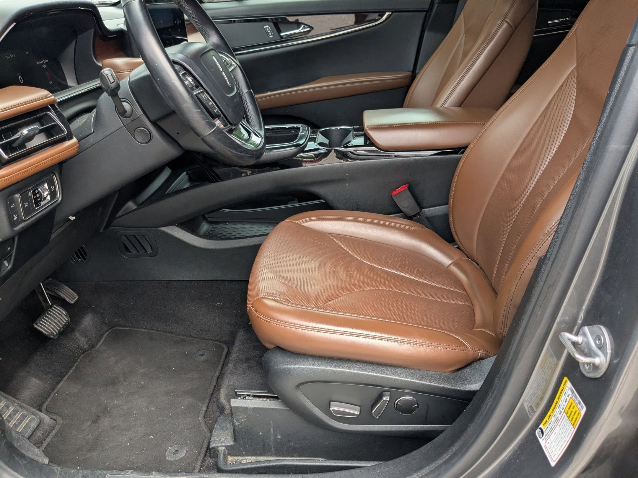 Used 2022 Lincoln Nautilus Reserve FWD image 9