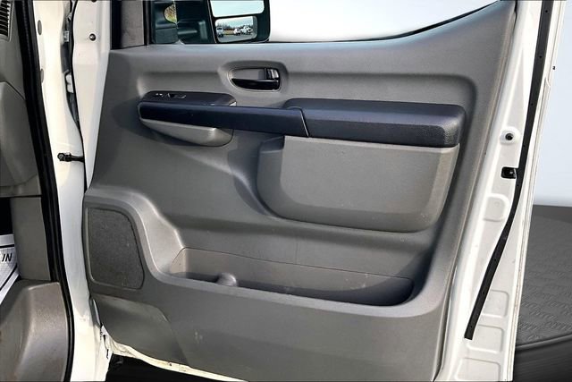 Used 2021 Nissan NV 3500 SV RWD image 23