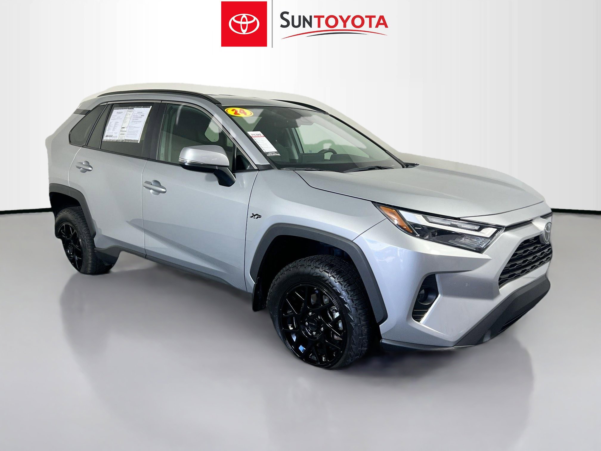 Used 2024 Toyota RAV4 XLE image 4