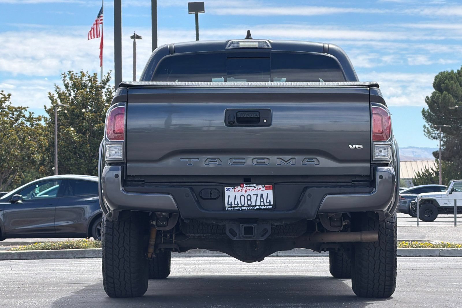 Used 2023 Toyota Tacoma TRD Off-Road w/ Technology Package AWD/4WD image 5