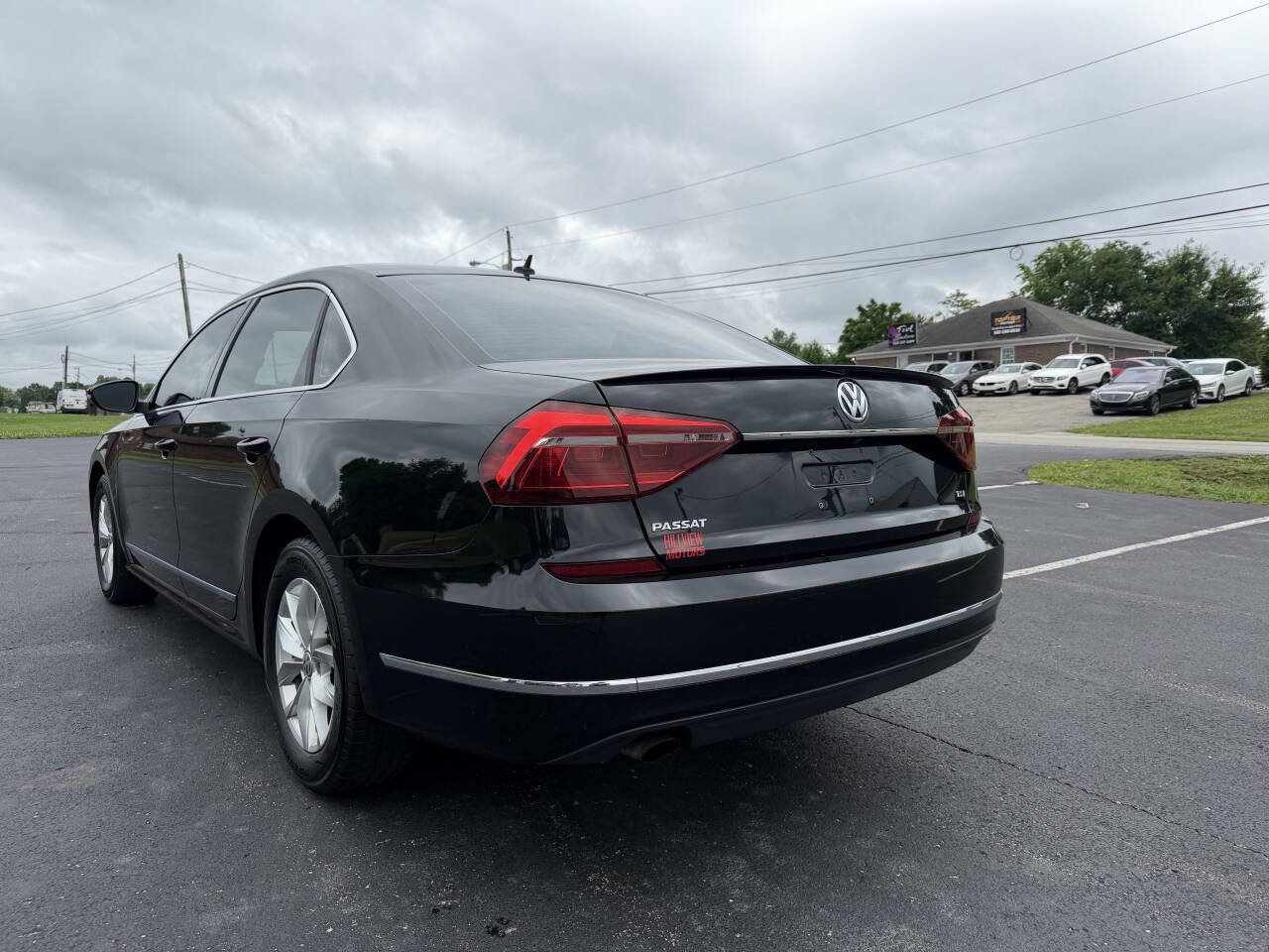 Used 2017 Volkswagen Passat 1.8T S FWD image 4