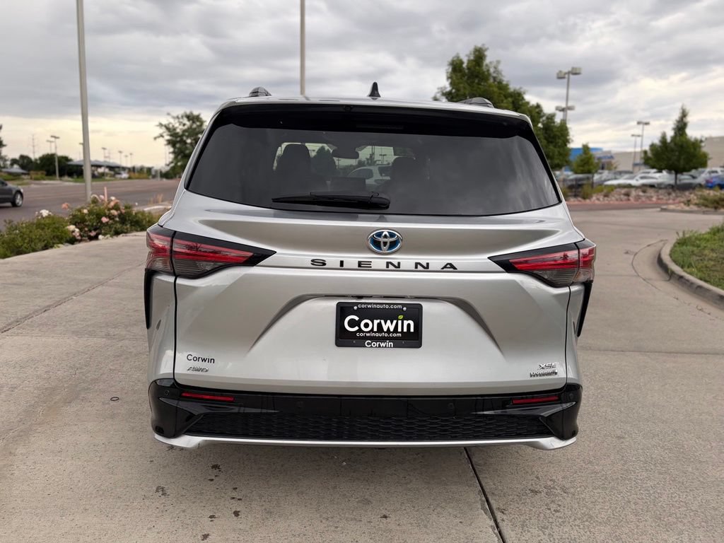 Used 2023 Toyota Sienna XSE w/ XSE Plus Package AWD/4WD image 9