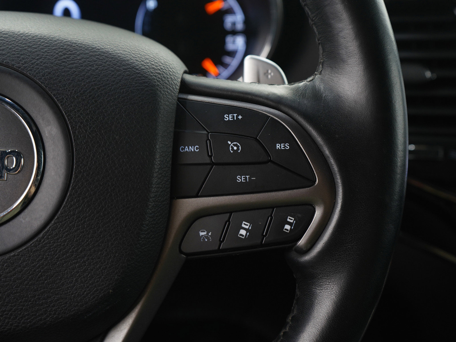 Used 2019 Jeep Grand Cherokee Limited X image 28