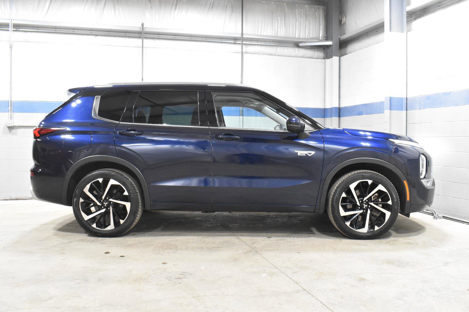 Used 2023 Mitsubishi Outlander SEL image 27