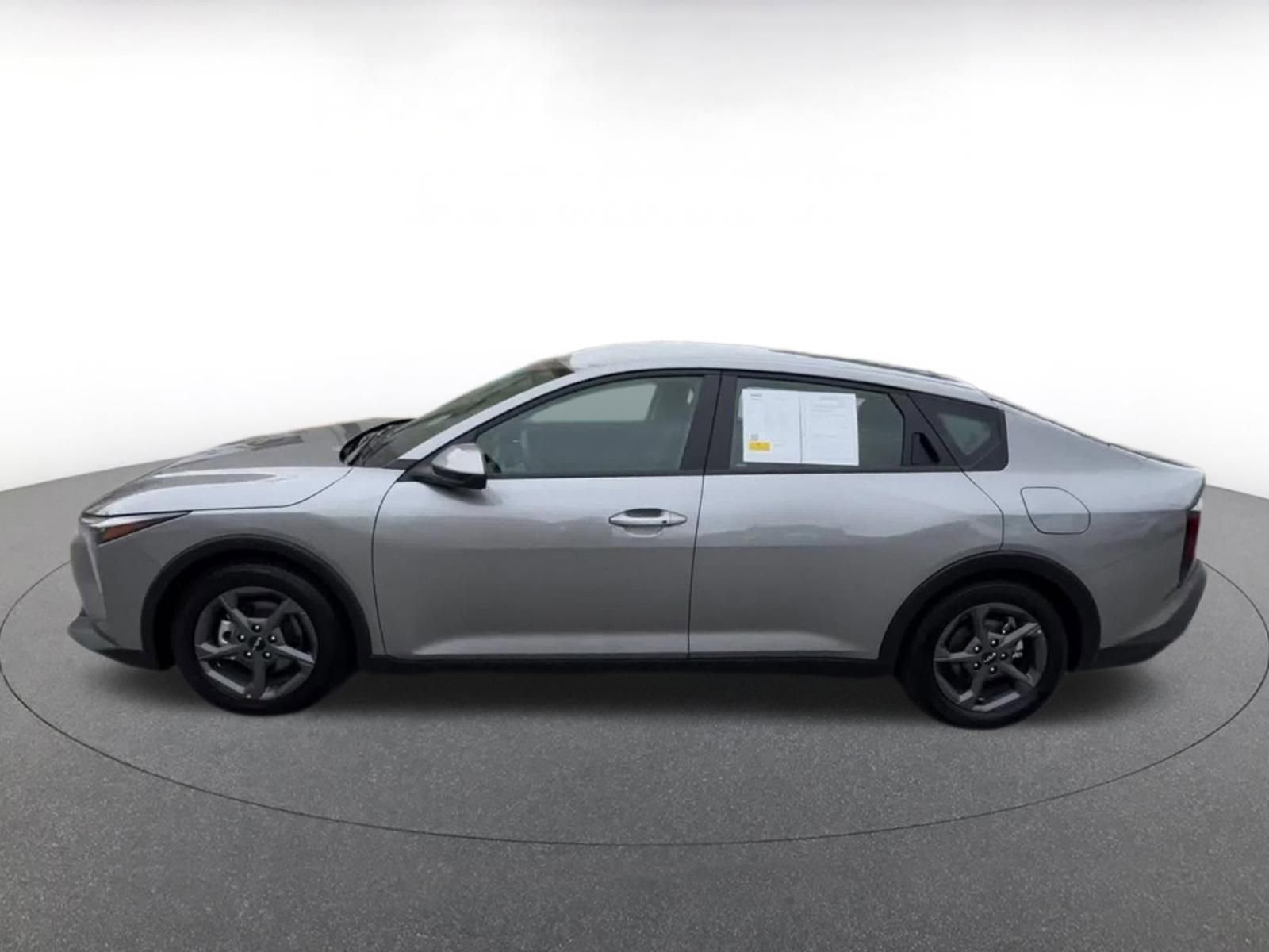 Used 2025 Kia K4 FWD image 9