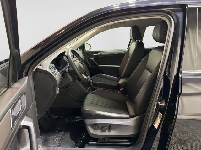 Certified 2022 Volkswagen Tiguan SE FWD image 13