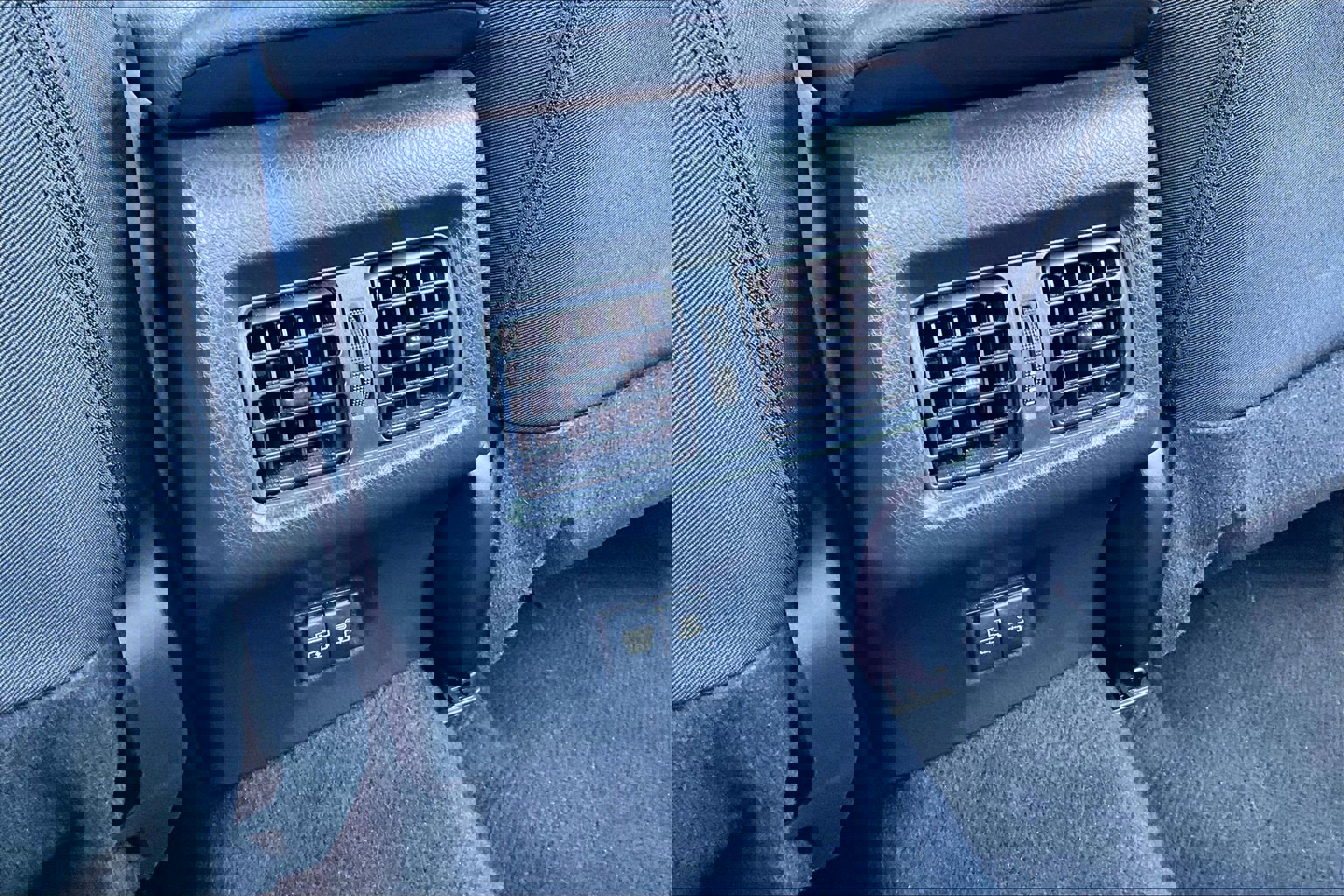 Used 2025 Toyota Camry LE FWD image 32