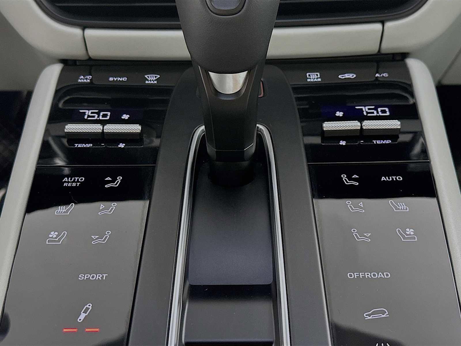 Certified 2025 Porsche Macan S image 22