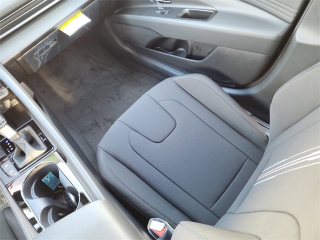 New 2025 Hyundai Elantra SEL image 12