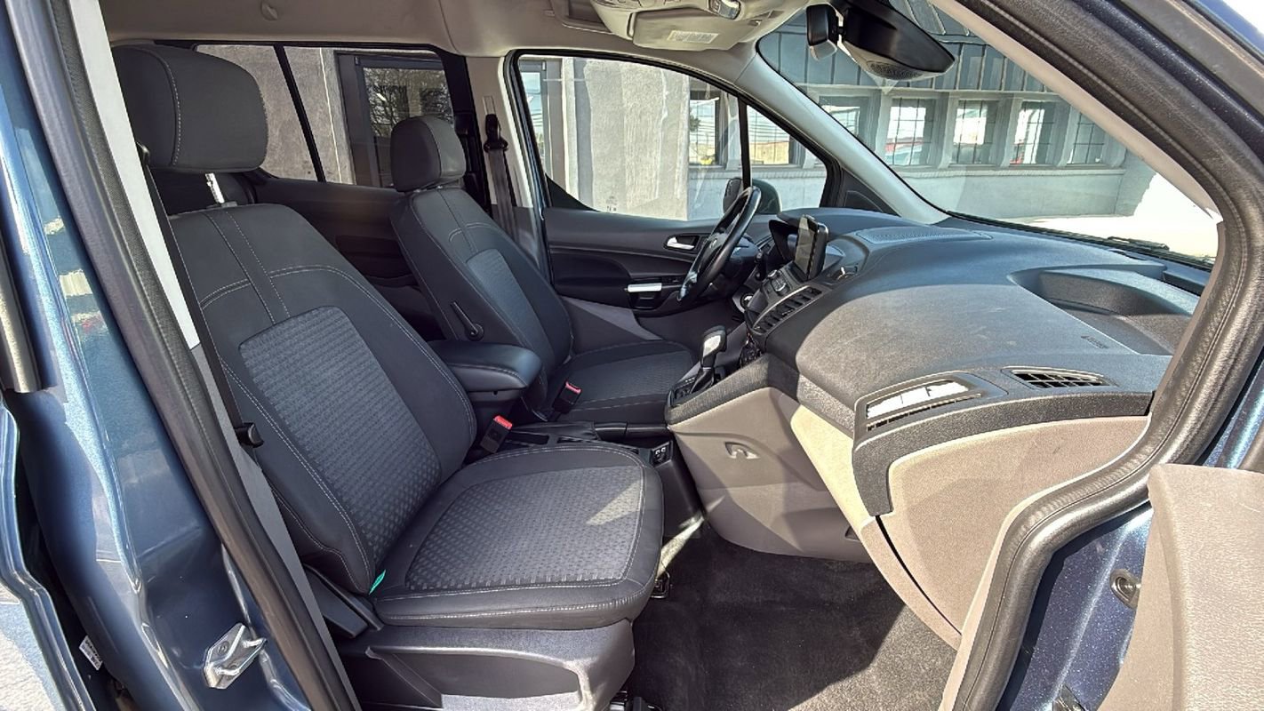 Used 2022 Ford Transit Connect XLT FWD image 17
