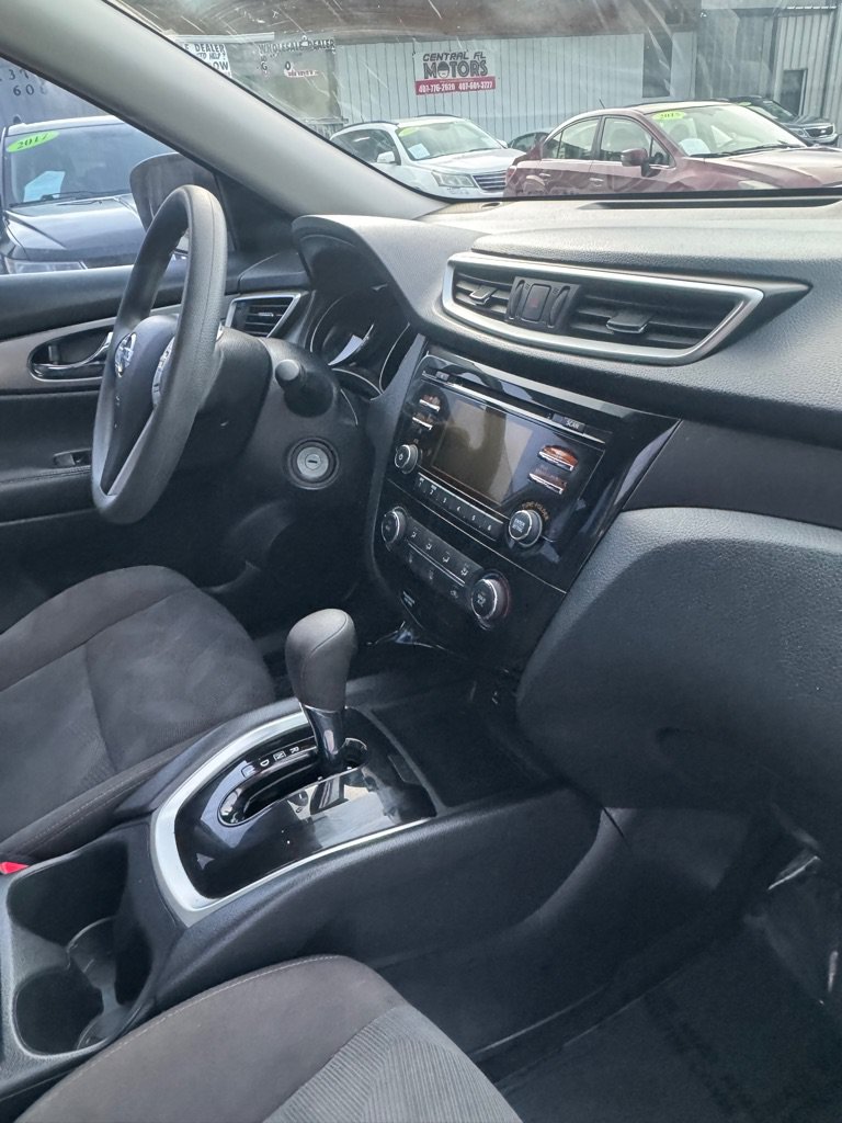 Used 2015 Nissan Rogue S FWD image 10