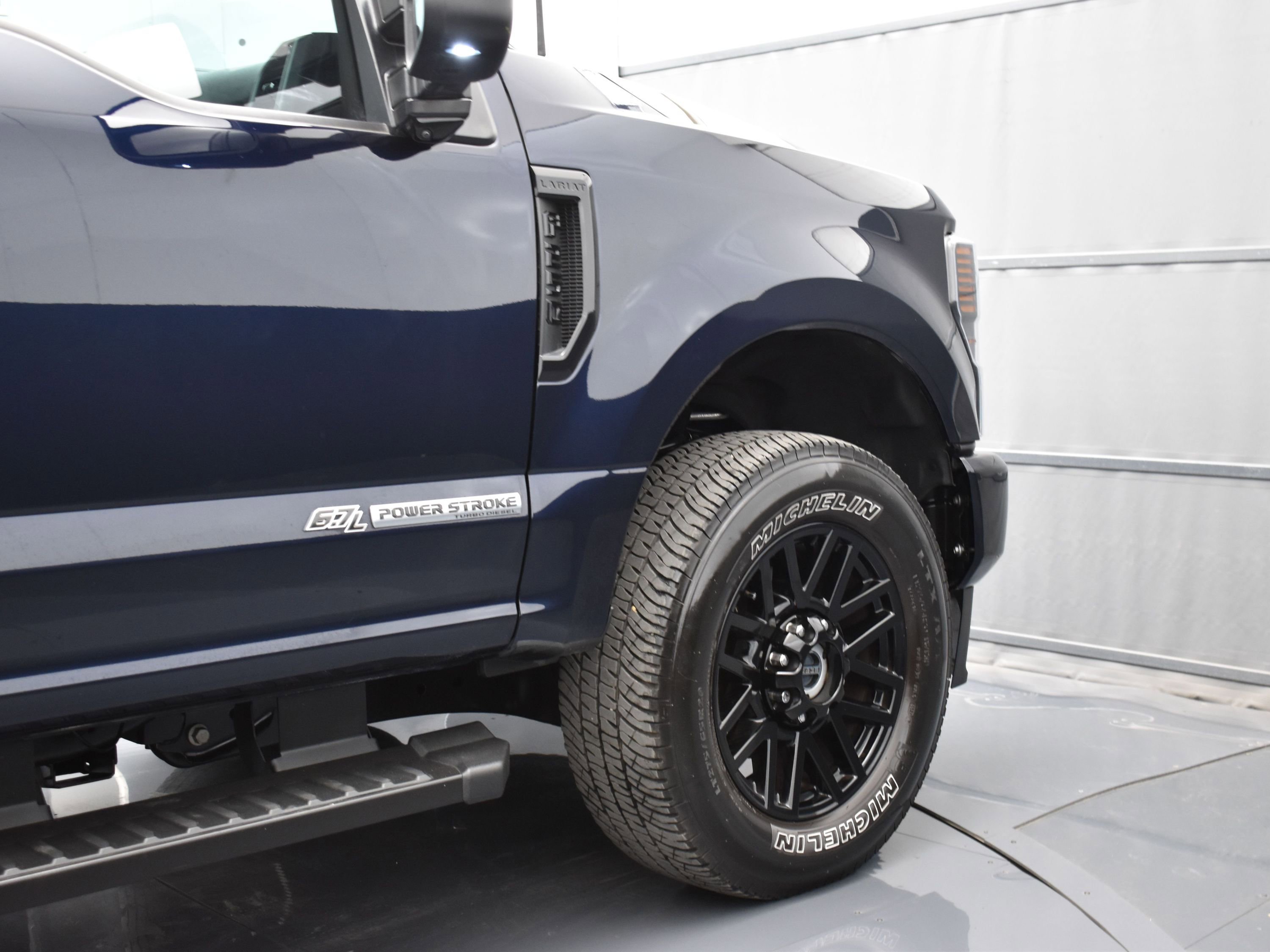 Used 2022 Ford F250 Lariat w/ Black Appearance Package image 49