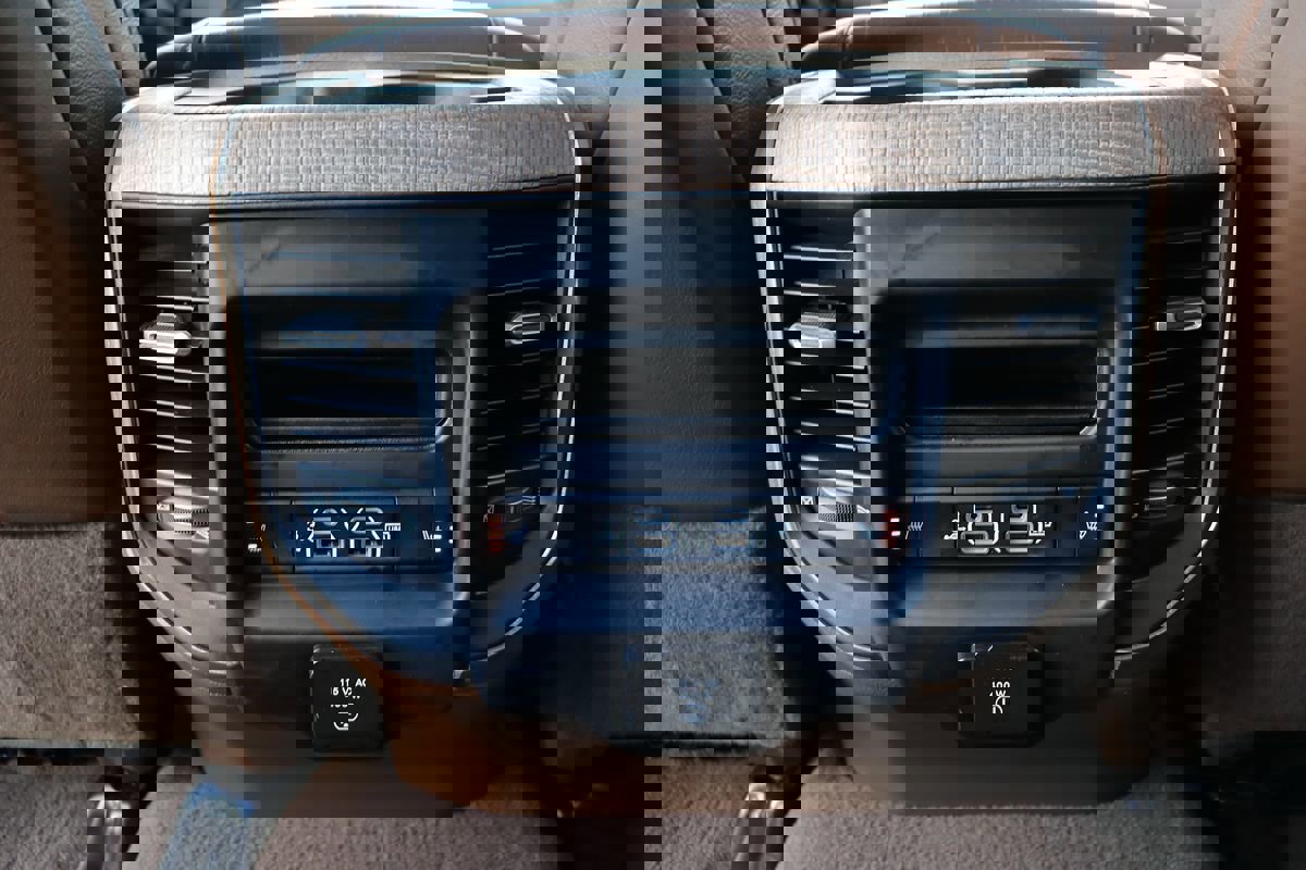 Used 2020 RAM 3500 Limited image 30