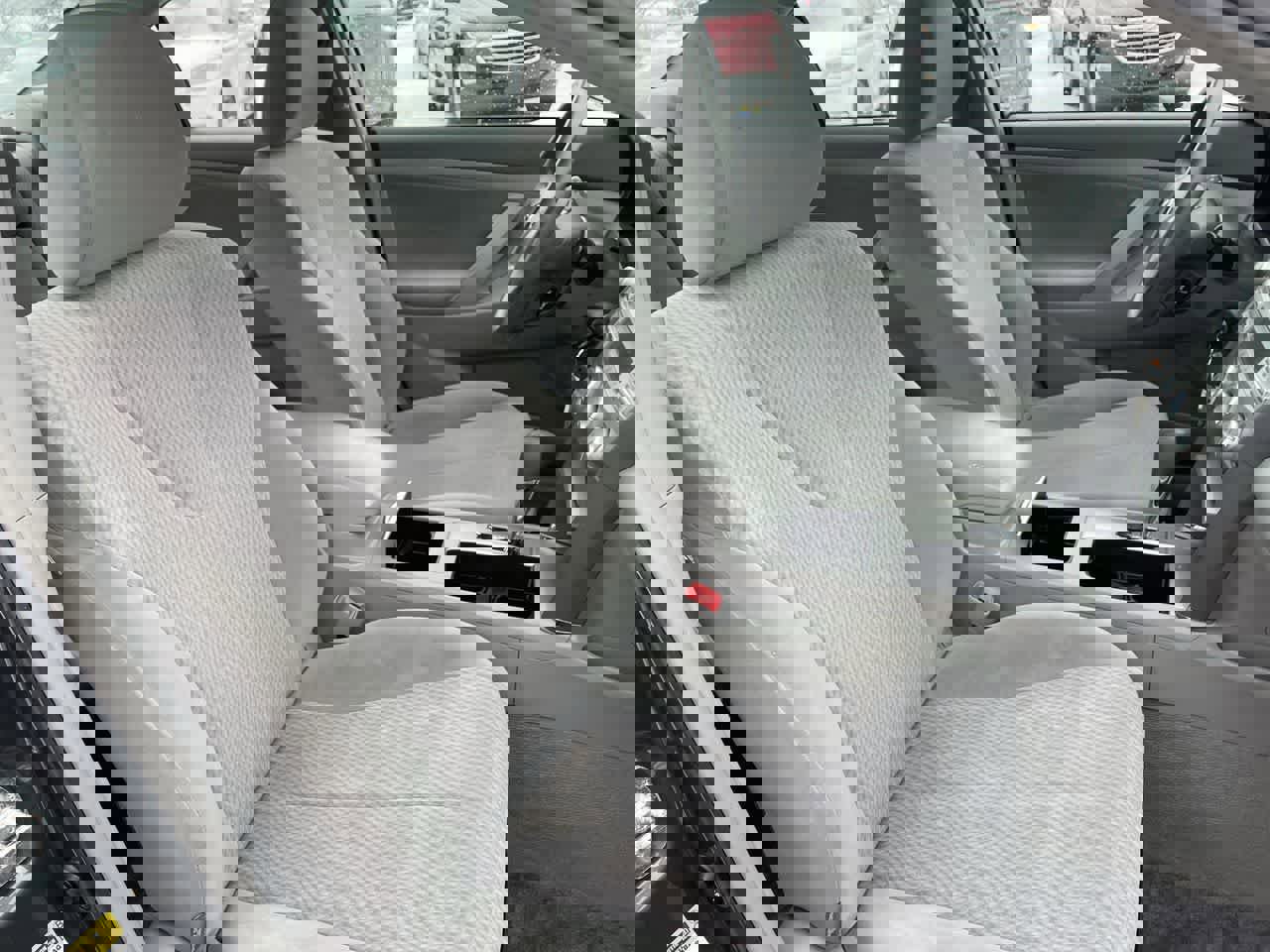 Used 2010 Toyota Camry LE image 14