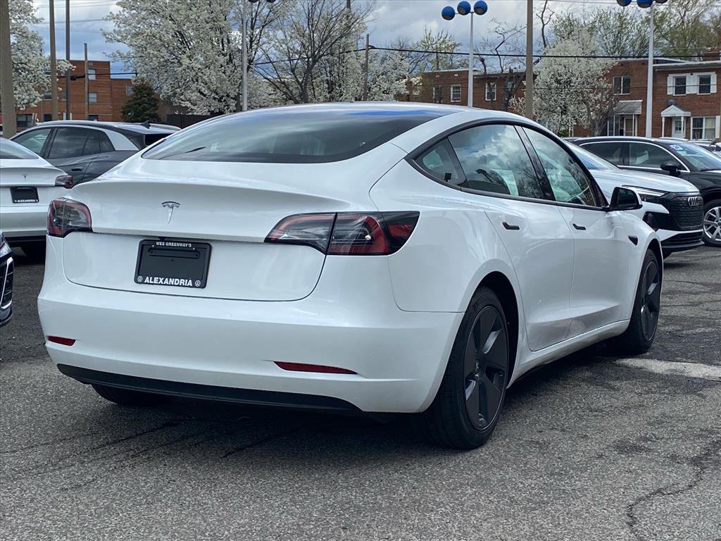 Used 2023 Tesla Model 3 Standard Range image 3