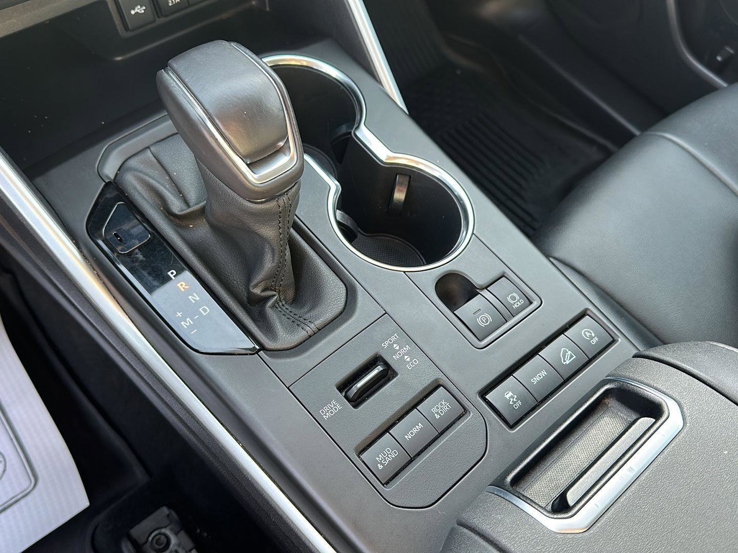 Used 2021 Toyota Highlander XLE image 36