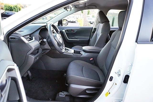 Used 2025 Toyota RAV4 LE image 14