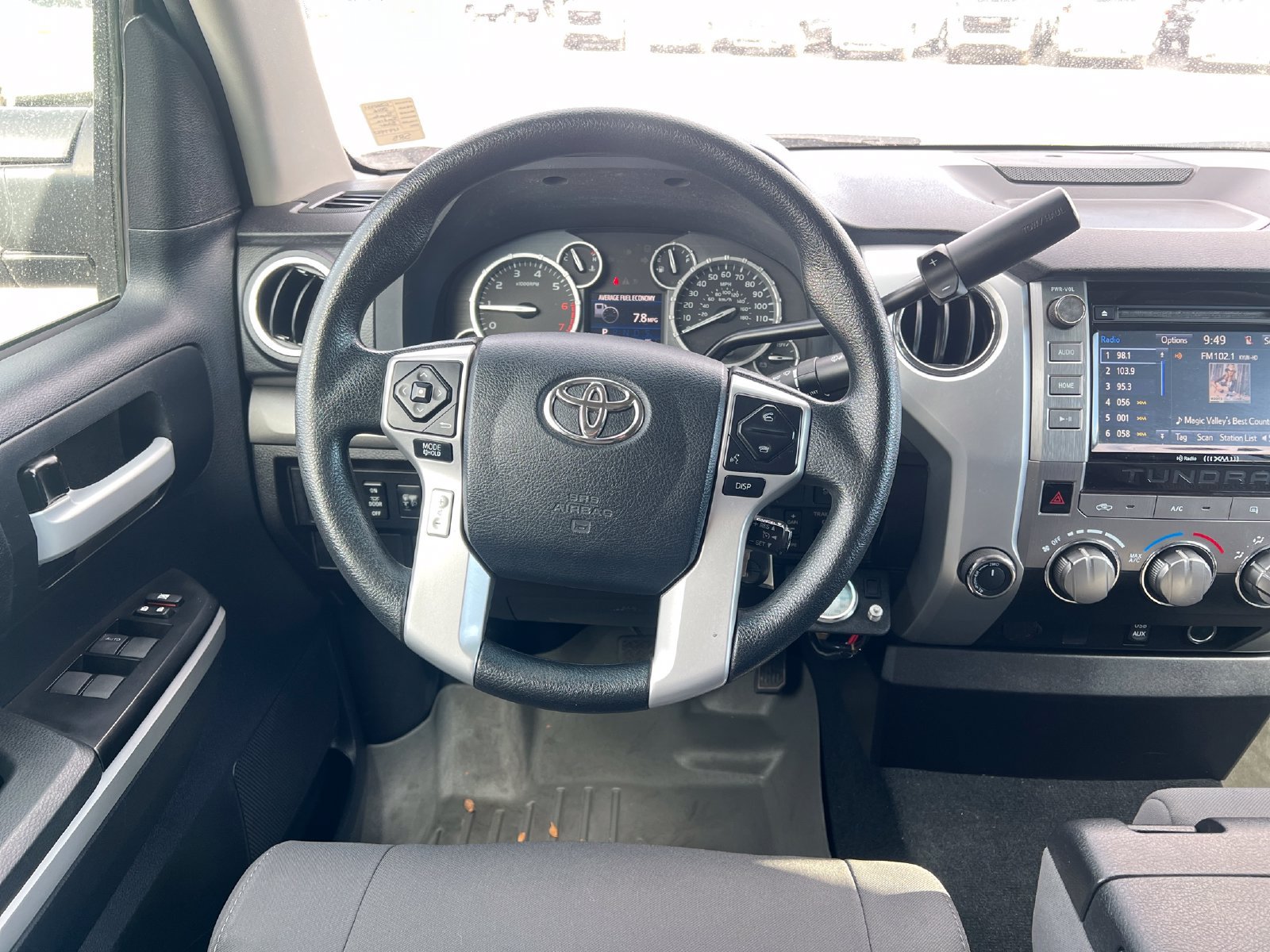 Used 2016 Toyota Tundra SR5 AWD/4WD image 11