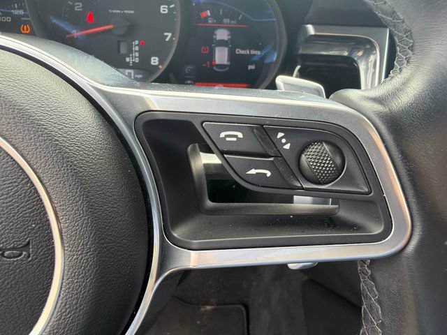 Used 2021 Porsche Macan AWD/4WD image 26