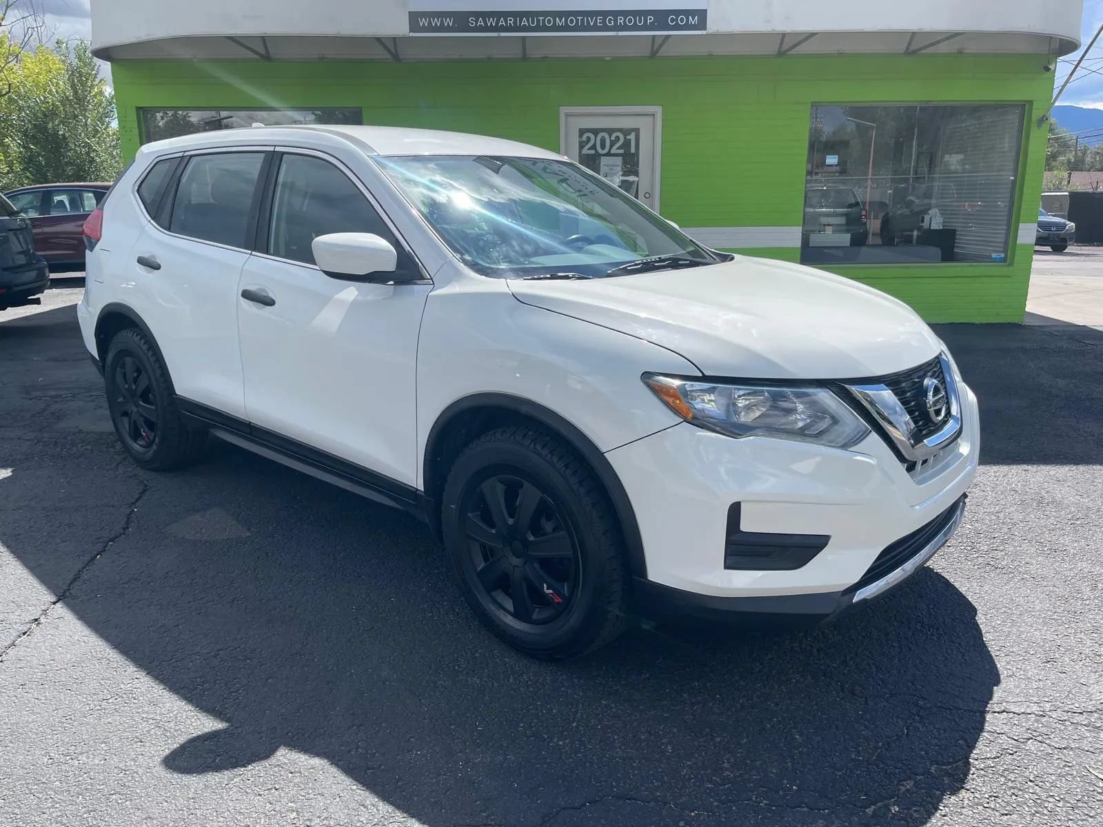 Used 2017 Nissan Rogue S AWD/4WD image 2