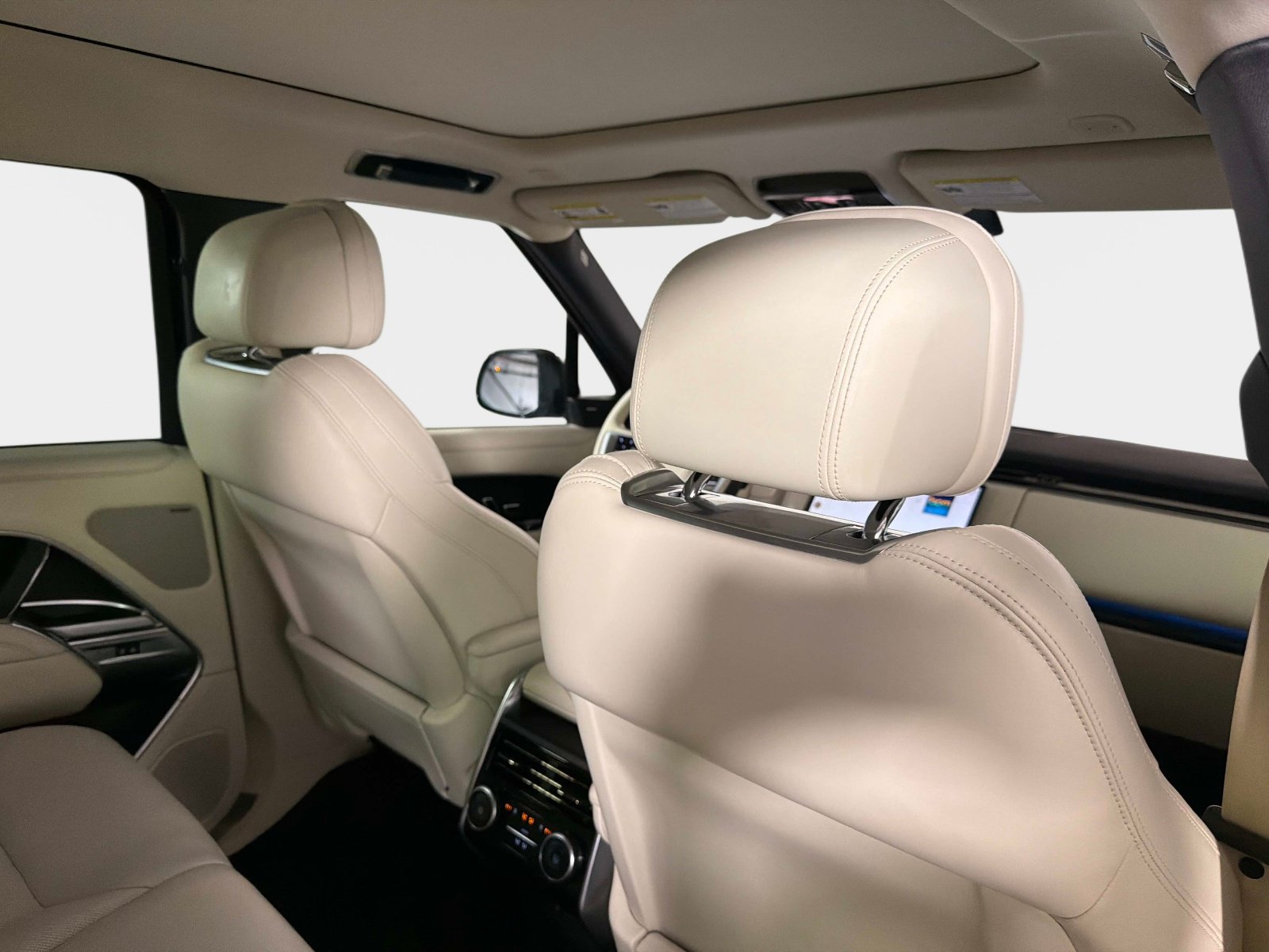 Used 2023 Land Rover Range Rover SE AWD/4WD image 29