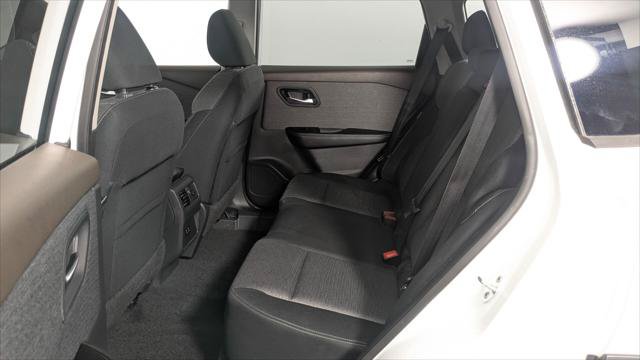 Used 2022 Nissan Rogue SV FWD image 17
