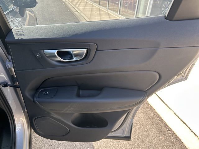 Certified 2025 Volvo XC60 B5 Plus image 12