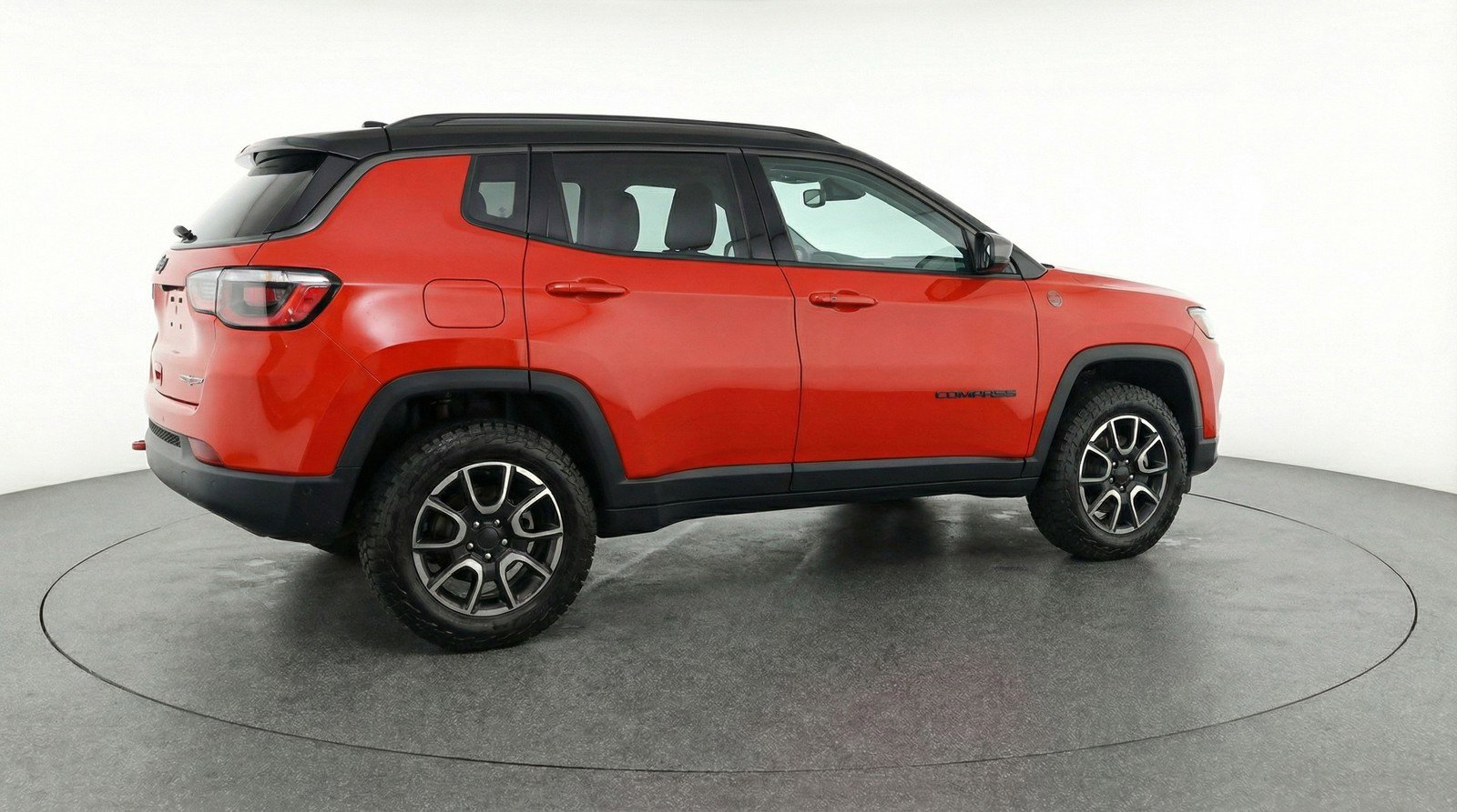 Used 2025 Jeep Compass Trailhawk AWD/4WD image 9