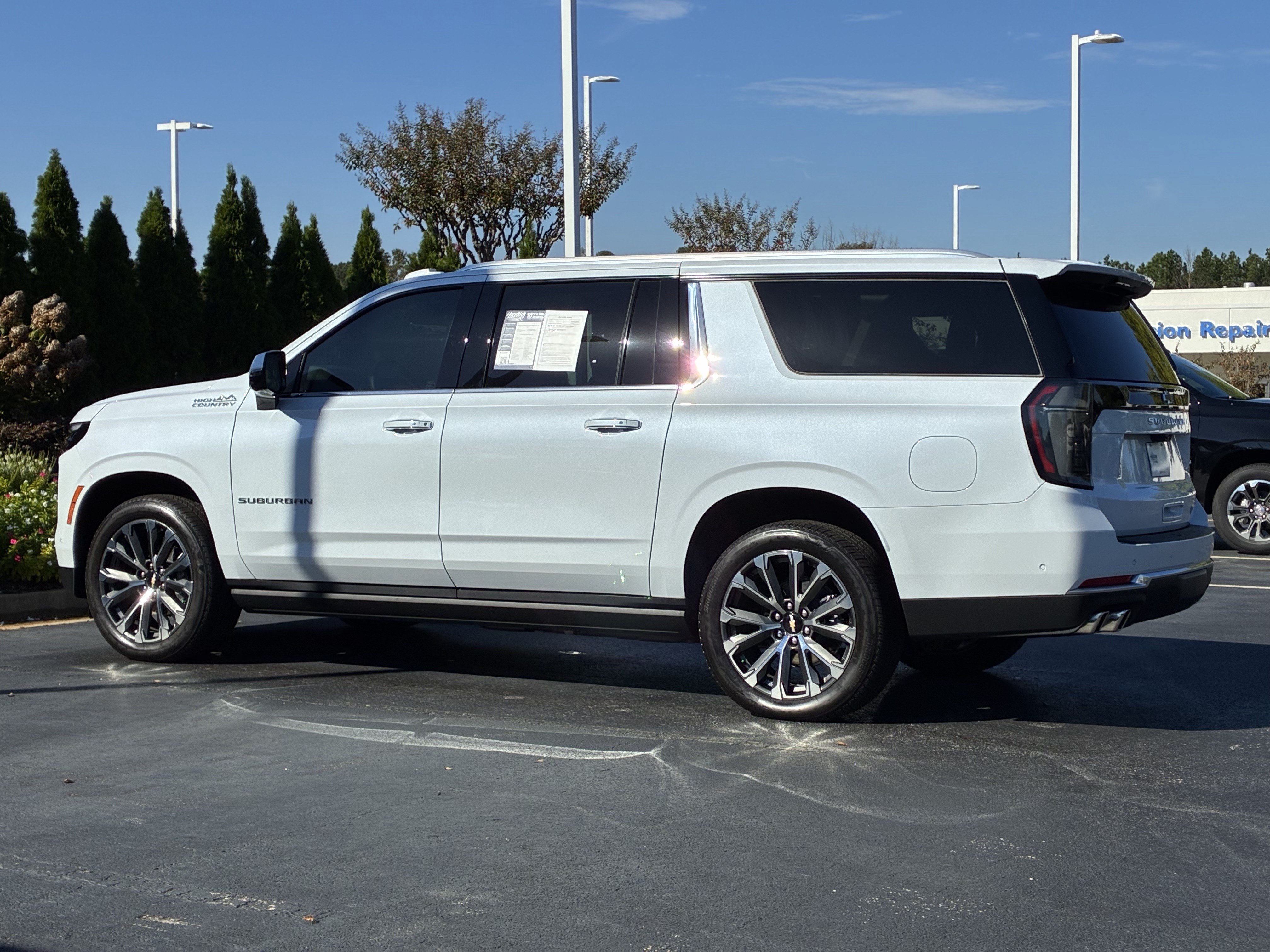 Used 2026 Chevrolet Suburban High Country AWD/4WD image 10