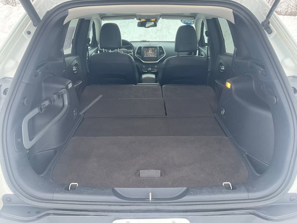 Used 2015 Jeep Cherokee Limited w/ Luxury Group AWD/4WD image 24