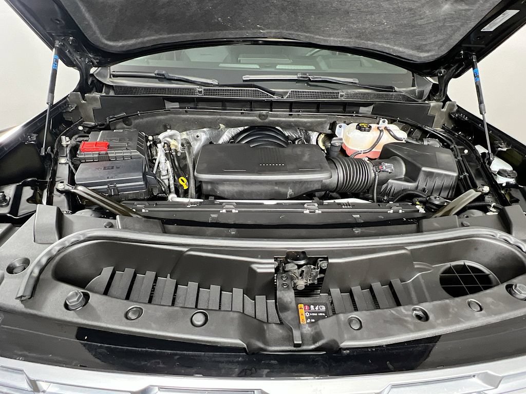 Used 2025 GMC Yukon XL Denali AWD/4WD image 32