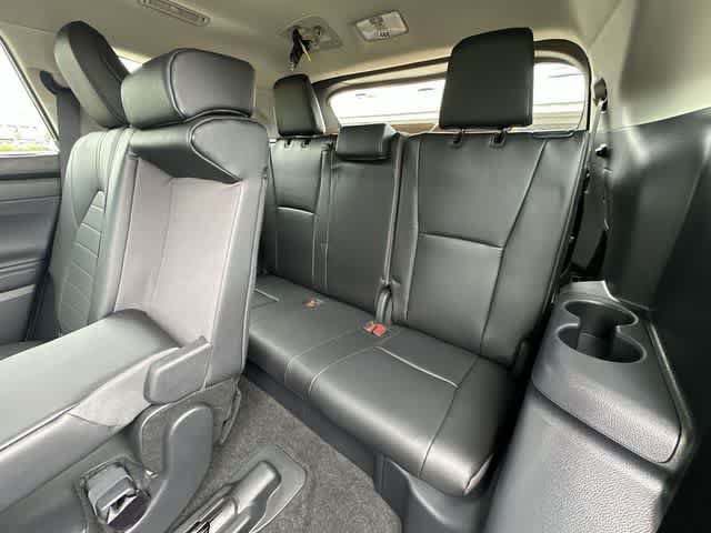 New 2024 Toyota Highlander XLE AWD/4WD image 19