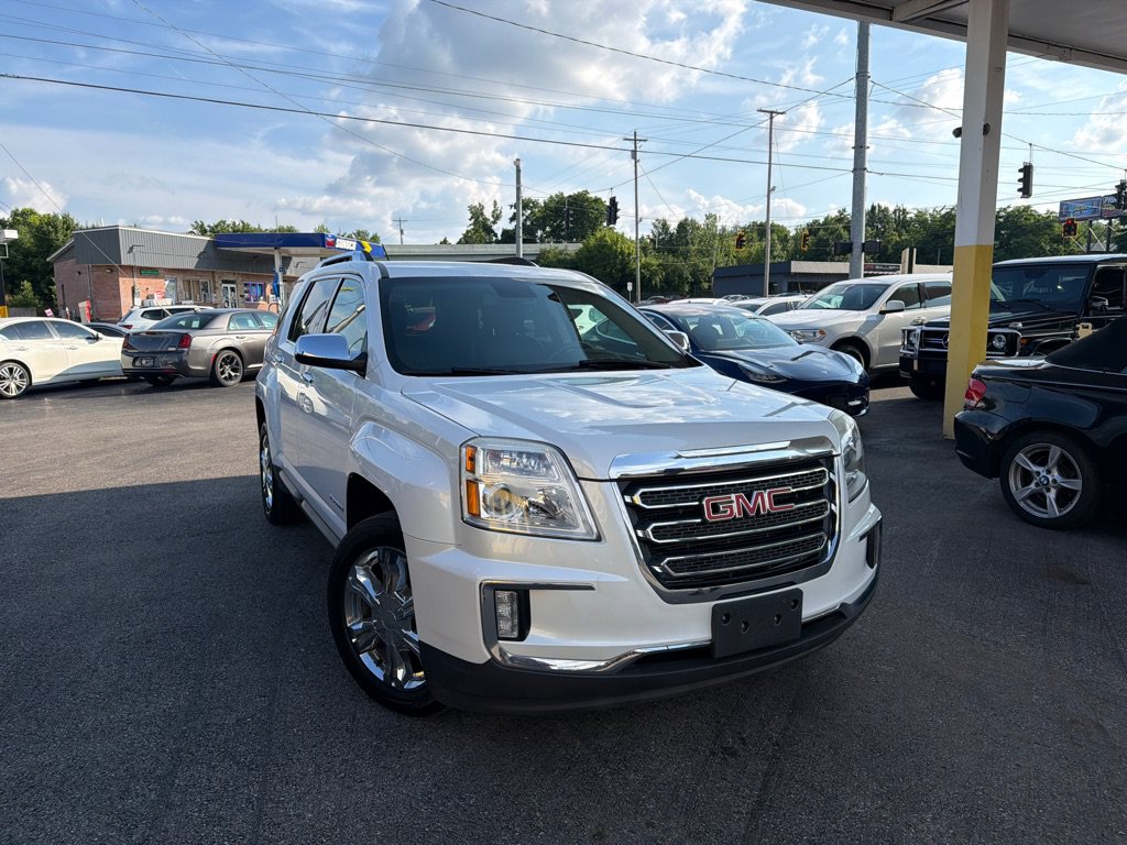Used 2017 GMC Terrain SLT w/ Memory Package FWD image 3