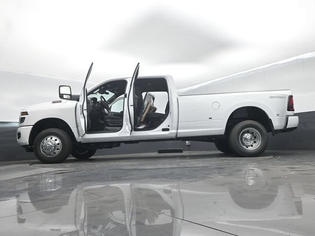 New 2026 RAM 3500 Big Horn AWD/4WD image 67